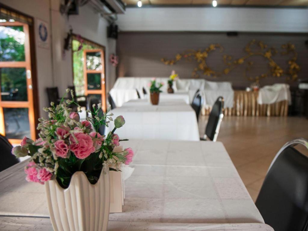 Chayada Garden House And Resort Hotel Накхонратчасіма Екстер'єр фото