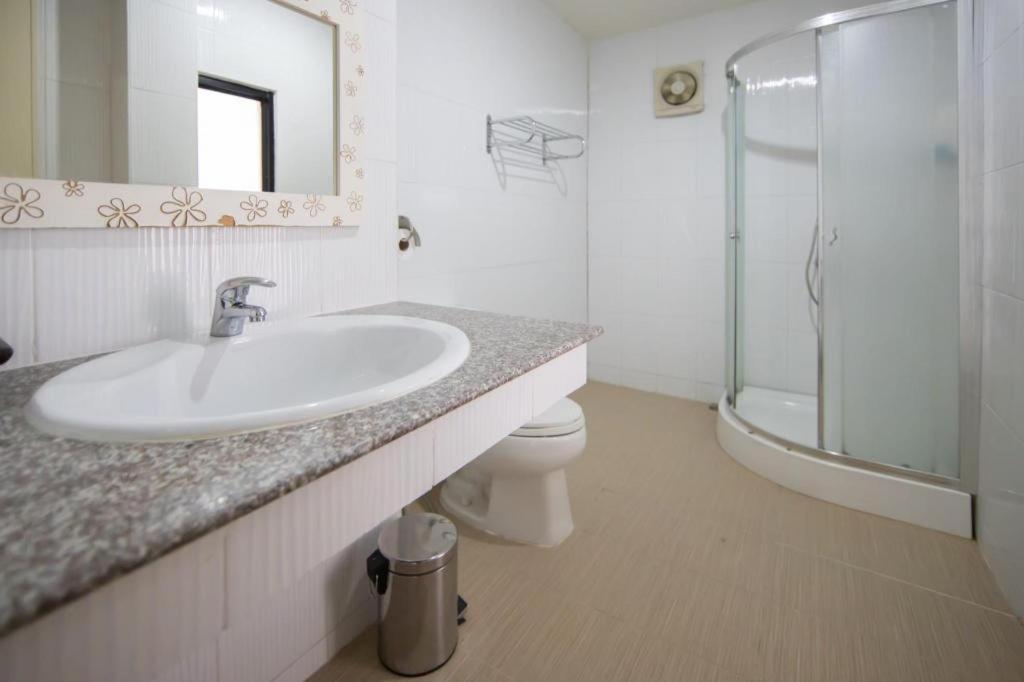 Chayada Garden House And Resort Hotel Накхонратчасіма Екстер'єр фото