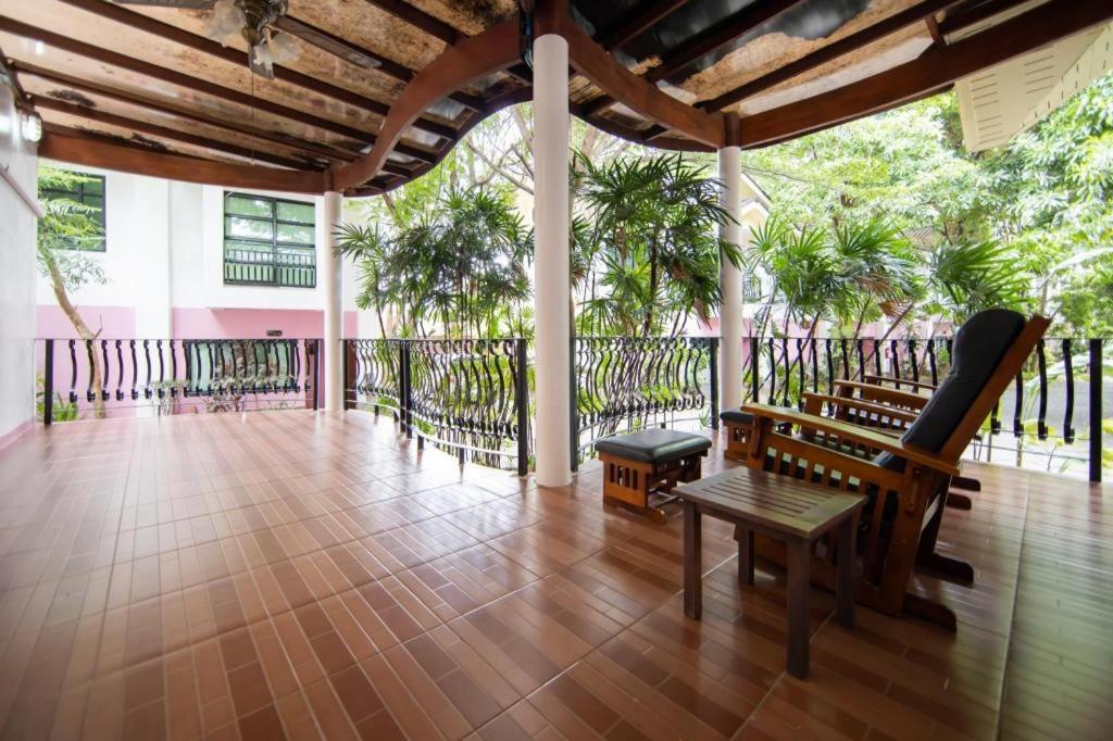Chayada Garden House And Resort Hotel Накхонратчасіма Екстер'єр фото