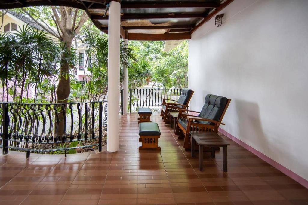 Chayada Garden House And Resort Hotel Накхонратчасіма Екстер'єр фото